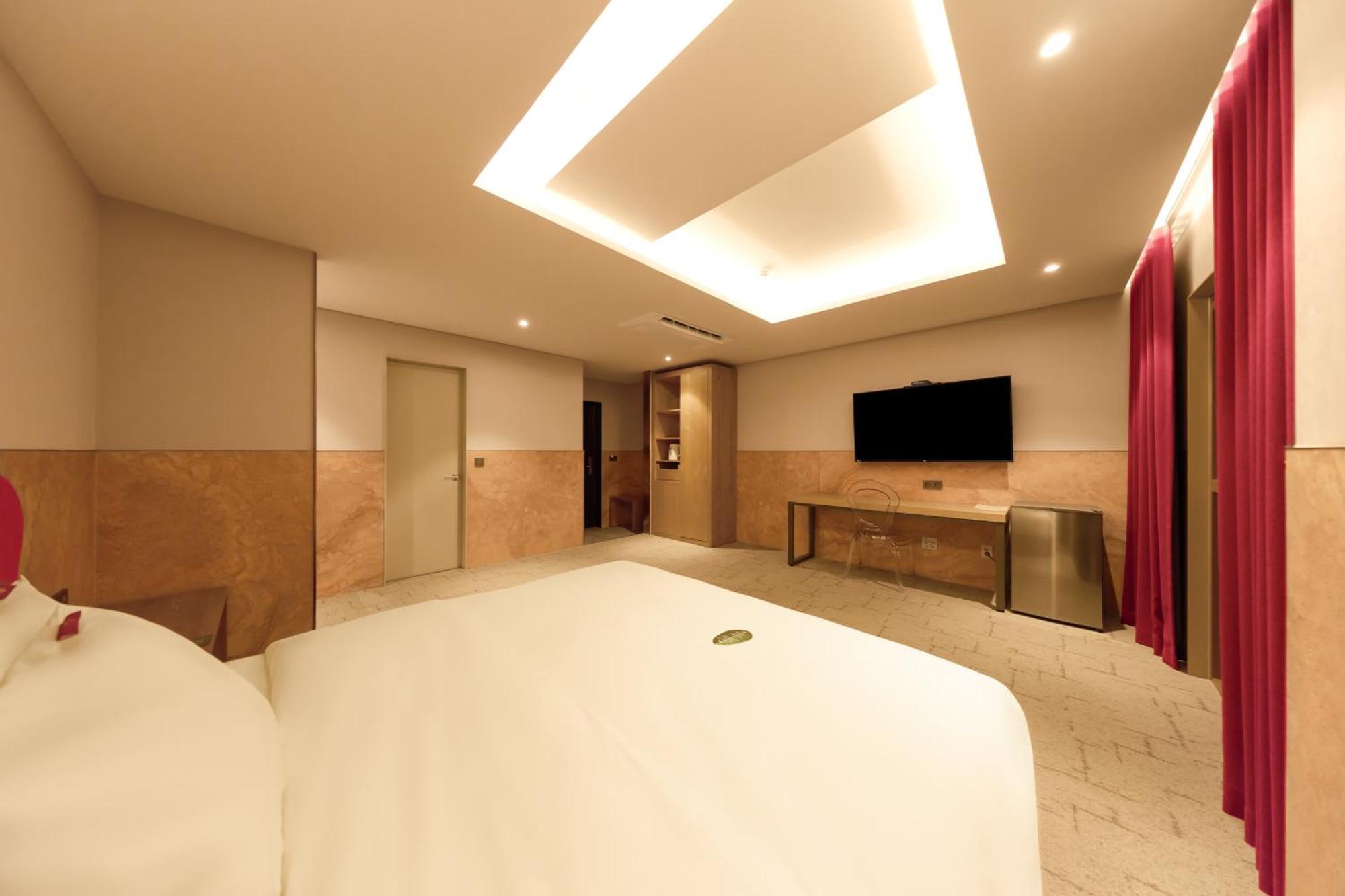 Capace Hotel Gangnam Сеул Екстериор снимка